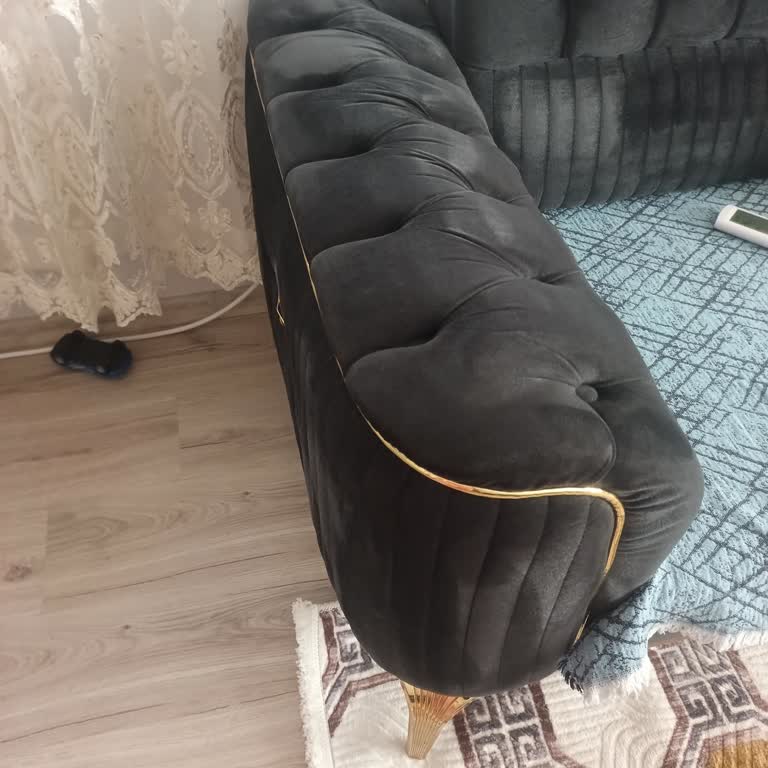 Eksik Parçalı Ve Yanıcı Buhar Makinesi Nedeniyle Kırılan Koltuk, Ücret İadesi Talebi