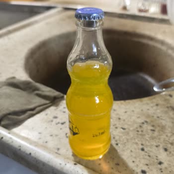 Coca-Cola Şişelerinin Dolum Eksikliği Ve Hakaret İçeren Yaklaşım