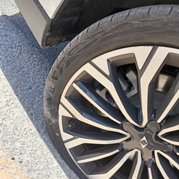 Togg T10F'de Lastik Patlaması Sonrası Yol Yardımı Ve Servis İletişiminde Cevapsızlık
