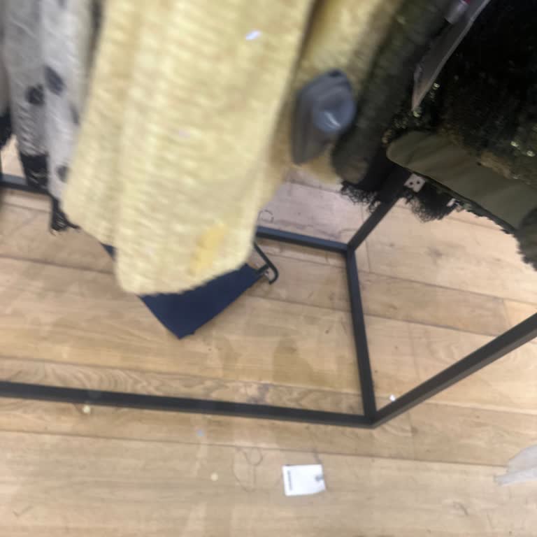 Bershka Mağazasında Hijyen Ve Düzen Sorunu
