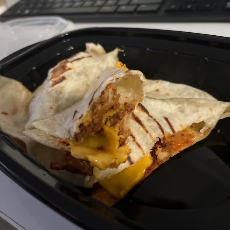 Yemeksepeti Yanmış Ve Kuru Quesadilla Üzerine Tam İade Talebi