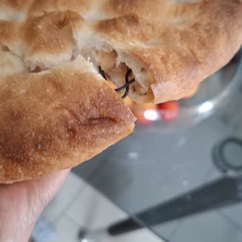 A101 Köşk Şubesinde Pide İçinde Tel Parçası Bulunması Sağlık Riskine Yol Açtı