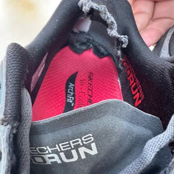 Skechers Ayakkabısının Topuk İç Astarında Hızlı Deformasyon Ve Değişim Talebi