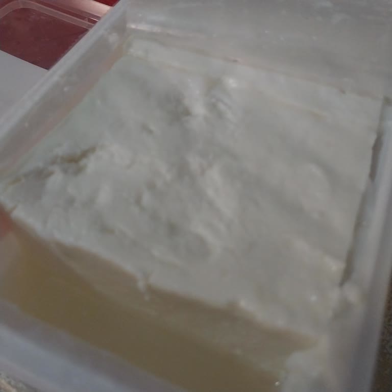 Lokum Kıvamındaki Peynir Sert Ve Ekşi Çıktı
