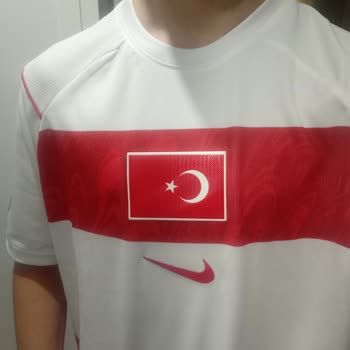 Mitra Forma Evi'nden Gelen Ayıplı Forma İçin Hızlı İade Ve Kargo Kodu Talebi