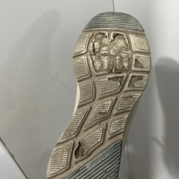 Garanti Süresinde Skechers Ayakkabısının Yırtılması Ve Değişim Talebi