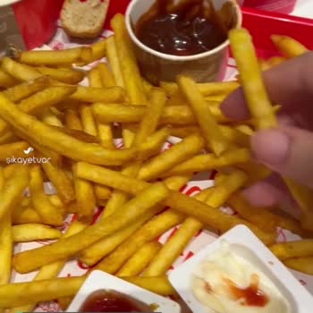 KFC Yanmış Kuru Patates Bol Yağ Çekmiş Kanat