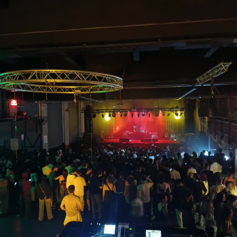 Milyon Performance Hall’da Havasız Ve Sıcak Konser Deneyimi