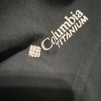 Columbia Titan Pass Pantolonumun Baskısı Soyulmuş, Mağaza 12 Aylık Süre Sınırıyla Değişimi Reddetti