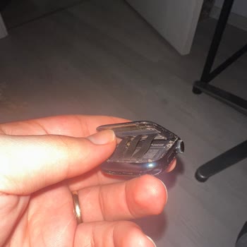 Tufan İletişim'de Apple Watch Cam Değişimi Sonrası Ekran Yerinden Çıktı