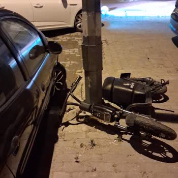 Park Halinde Elektrikli Bisiklet Düşmesi Aracımda Çizik Bıraktı
