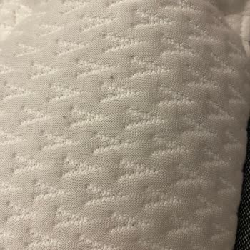 Kirli Ve Kullanılmış Outlet Yatağının Değişimi Talep Ediliyor