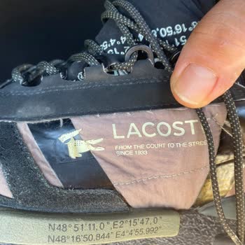 İki Yıllık Garantili Lacoste Ayakkabım Kısa Sürede Patladı Ve Mağaza Reddetti