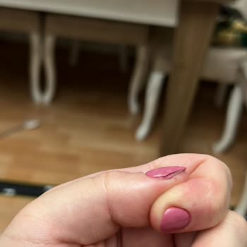 Meyra Akan Beauty Kalıcı Ojeleri Kalıcı Değil
