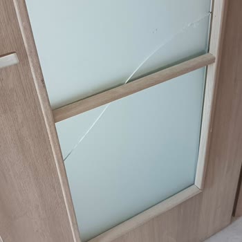 Ral Yapı Evdeki PVC, Fayans Ve Cam Eksiklerini Ral İnşaat Hâlâ Düzeltmiyor