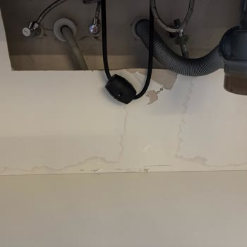 Lavisse Home Akıllı Evyenin Su Boruları İki Kez Patladı