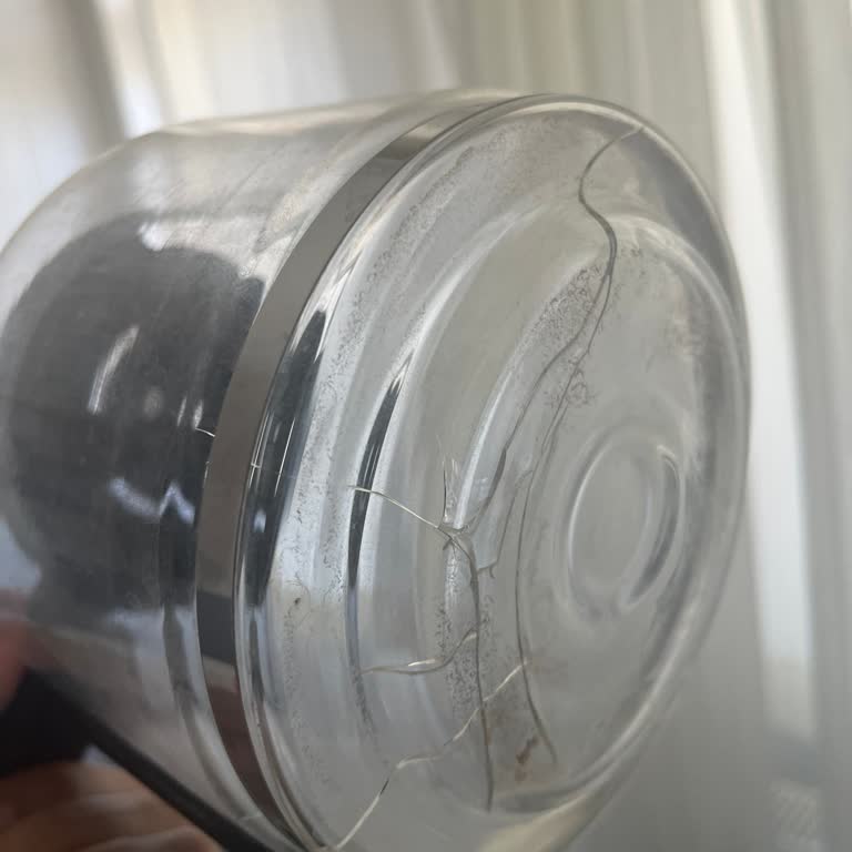 Karaca 2303 Filtre Kahve Makinesinde Cam Demlik Çatlaması Ve Yedek Parça Bulunamaması