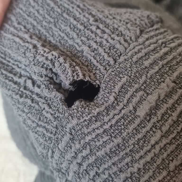 Ayıplı Koltuk Örtüsü, İade Reddi Ve Faturasız Satış