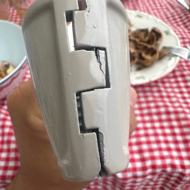 Az Kullanımda Kırılan Ceviz Kıracağı İçin Hızlı Değişim Ve İade Talebi