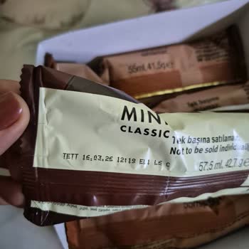 Magnum Mini Classic Pakette Tarih Uyuşmazlığı Ve Süresi Geçmiş Dondurma