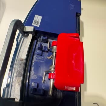 Dyson Spot Scrub Robot Süpürgede Kırık Parçalar Ve Yazılım Sorunlarıyla Değişim Talebi