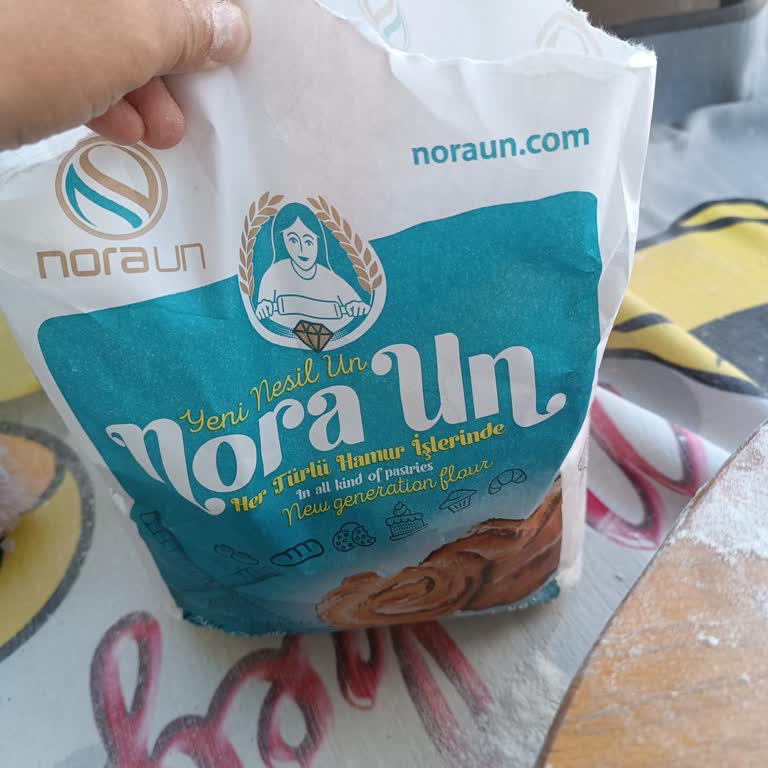 BİM Plastik Kokulu Ve Siyahlaşan Un Kullanımından Doğan Mağduriyet