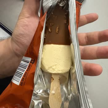 Migros Marc Badem Dondurmasında Çikolata Kaplaması Eksikliği