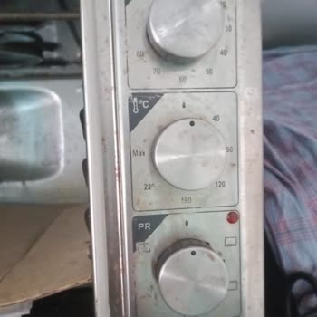 Simfer M4203 Turbo Midi Fırının Cam Kapağı Kendiliğinden Kırıldı Ve Yedek Parça Bulunamadı