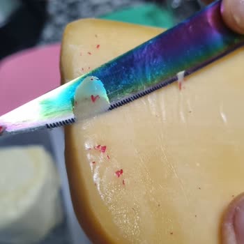 Migros Sanal Market Peynirinde Plastik Parçacık Tespiti Ve Çözüm Talebi