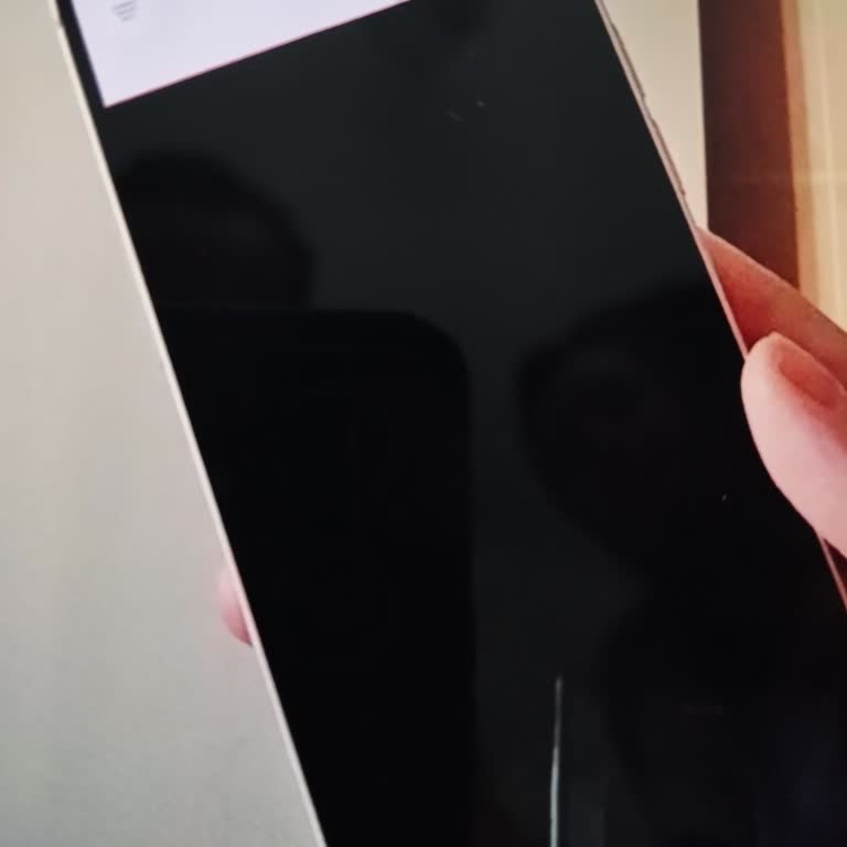 Arızalı İPhone 15 Teslim Edildi, İade Süreci Uzatılıyor