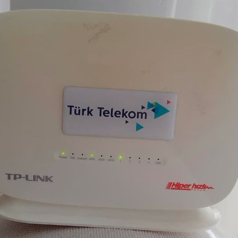Öğle Saatlerinde Kesilen İnternet Ve Çözüm Talebi
