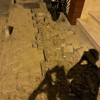 İSKİ Tamiratı Sonrası Kaldırım Taşları Yerine Konulmadı