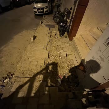 İSKİ Tamiratı Sonrası Kaldırım Taşları Yerine Konulmadı