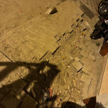 İSKİ Tamiratı Sonrası Kaldırım Taşları Yerine Konulmadı