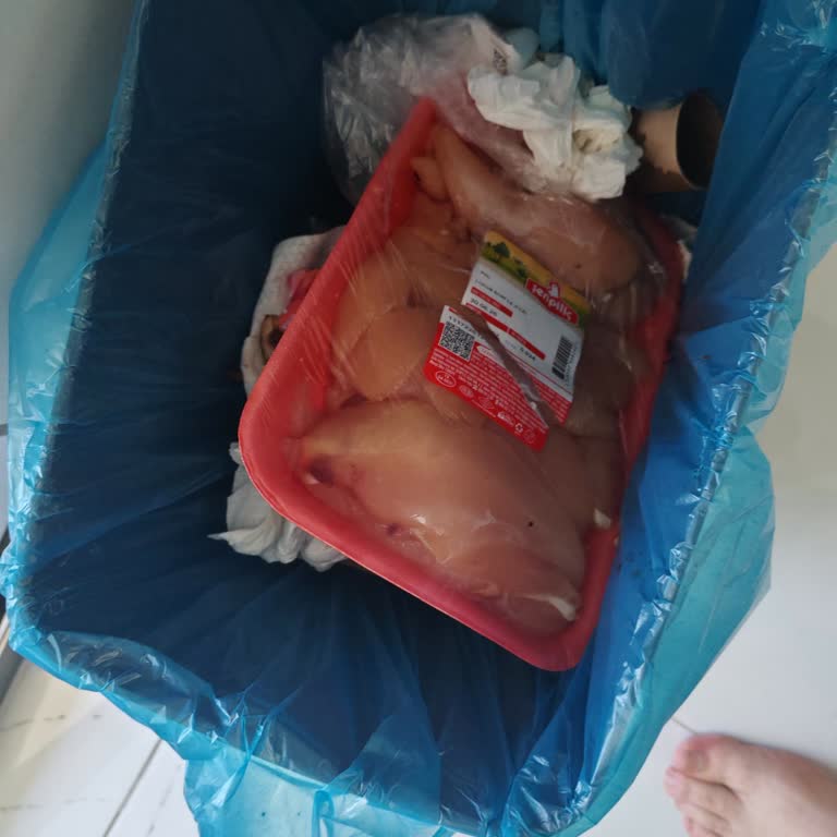 Şenpiliç Tavuk Bonfile'de Kötü Koku Ve Bozulma Nedeniyle İade Talebi