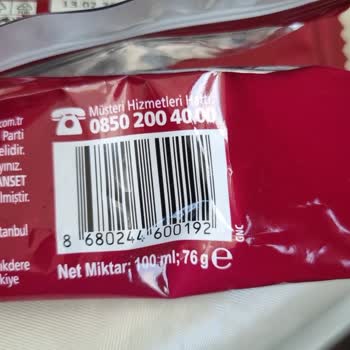 Magnum Karadut Dondurması Paketi Ezilmiş Ve Kırılmış