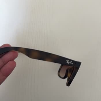 Rayban Gözlüğümde Parça Düşmesi Ve Mağaza Çalışanlarının Umursamaz Yaklaşımı