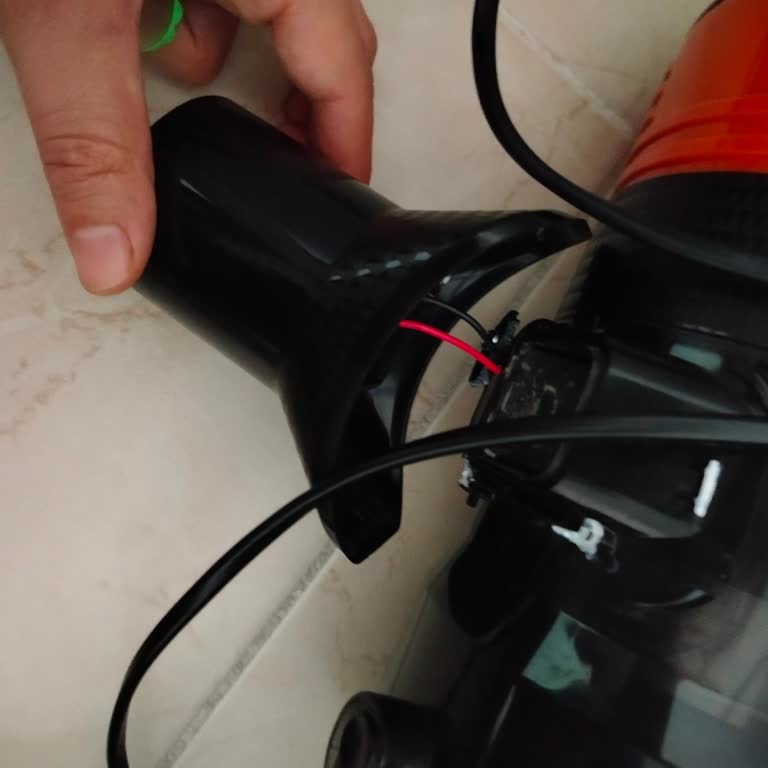 Fantom Pluto P6000 Dikey Süpürge Bağlantı Parçası Kırıldı, Garanti Kapsamı Talep Ediliyor