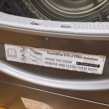 Hoover Kurutma Makinesinde Kalitesiz Plastik Parçalar Ve Dayanıksız Menteşe