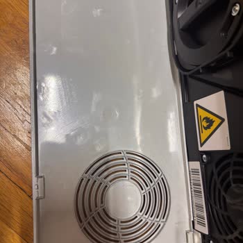 Hoover Kurutma Makinesinde Kalitesiz Plastik Parçalar Ve Dayanıksız Menteşe