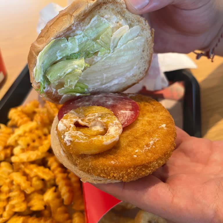 Arby's Trabzon Forum Şubesinde Curly Hamburger Eksikliği Ve İlgisiz Davranış