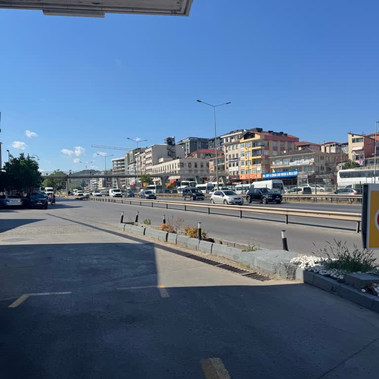Pendik Belediyesi Yemek Sitesi Üst Geçit Şikayeti