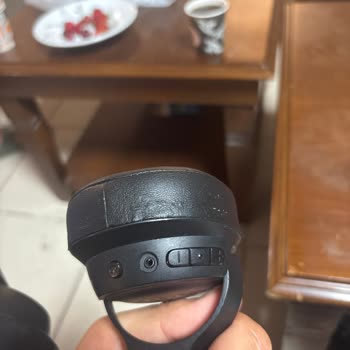 Pedlerinde Yırtık Olan JBL Tune 720BT Kulaklık İçin Orijinal Parça Talebi