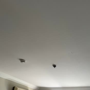 Çatlak Duvarlar Ve Eski Oda İçin Ücret İadesi Talebi