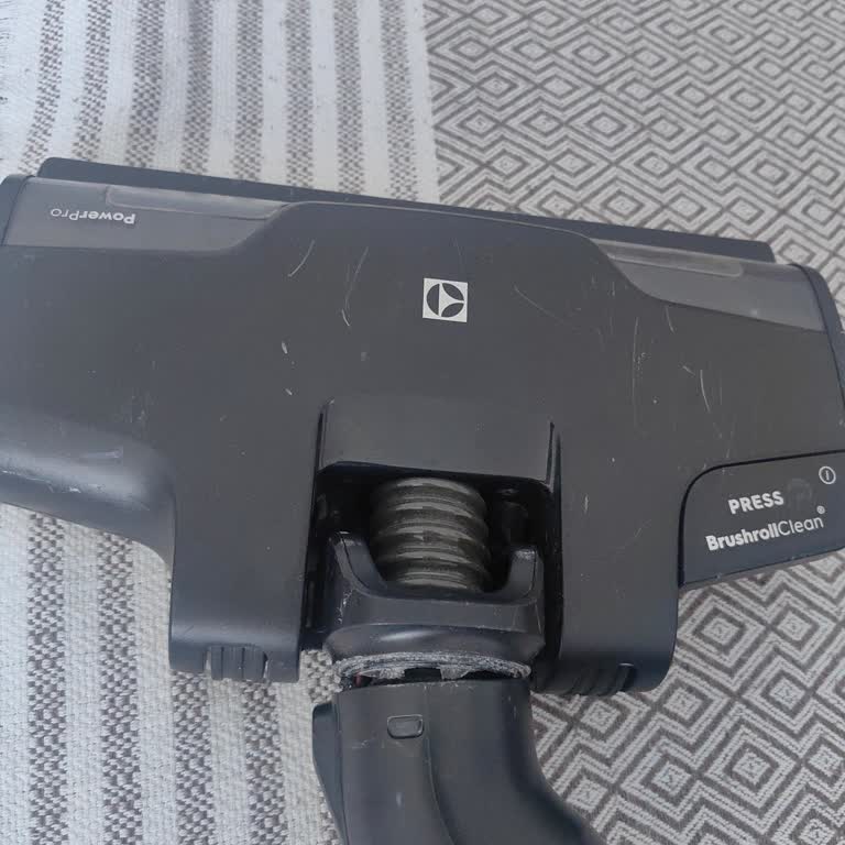 Media Markt'tan Alınan Electrolux Süpürge Başlığı Kırıldı, Ücretsiz Değişim Talebi