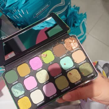 Watsons Mağazasında Kırık Far Paleti İçin Anında Değişim Talebi