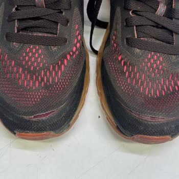 Lostra Sepeti Nike Ayakkabıda Yanıltıcı Onarım Ve Kalitesiz Dikiş
