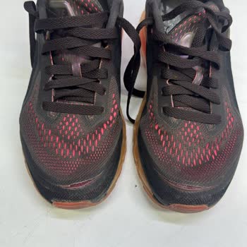 Lostra Sepeti Nike Ayakkabıda Yanıltıcı Onarım Ve Kalitesiz Dikiş