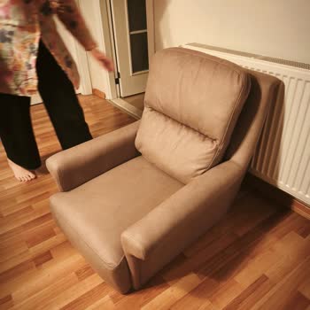 Kelebek Mobilya'da Montaj Parçası Eksikliği Ve 21 Gün Gecikmiş Teslimat Nedeniyle İade Talebi
