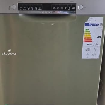 Bosch Bulaşık Makinesinde Hamam Böceği Ve Lekesi